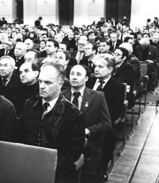 Я.И. Колтунов среди участников Всесоюзных Чтений К.Э.Циолковского в Калуге. Выступления, доклады, сообщения о своих работах по РКГ и КСП, показ фильмов о КСП, проведение лекций о КСП в организациях и учебных заведениях Калуги, в Калужском Филиале КСП вызывали большой интерес слушателей